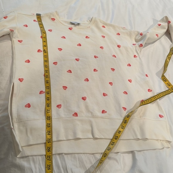 Lucky 🍀 Brand white sweatshirt with red hearts ❤️ - Picture 6 of 6